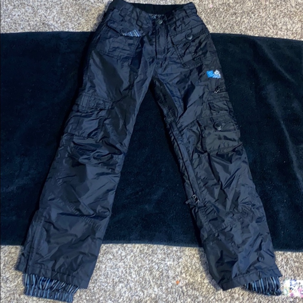 Women’s snowboarding pants